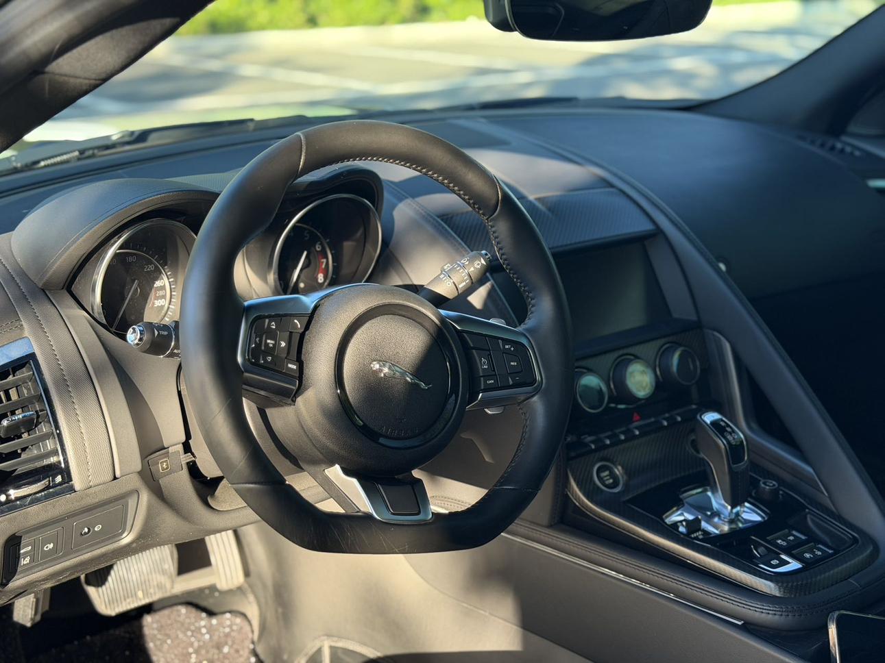 Jaguar F-Type 2019 thumb 8