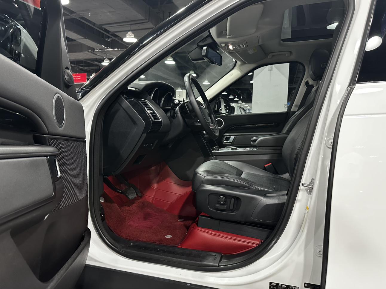 Land Rover Discovery 2017 thumb 7