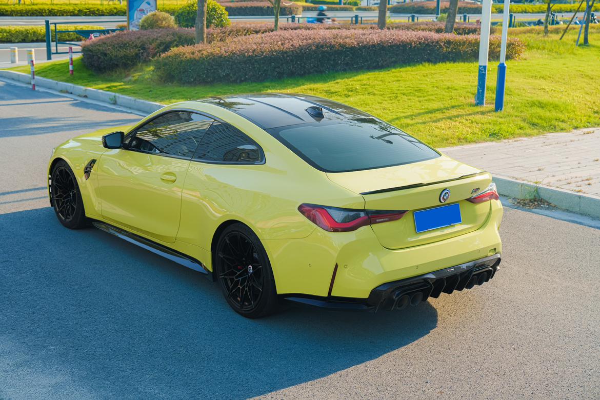 BMW M4 2022 thumb 2