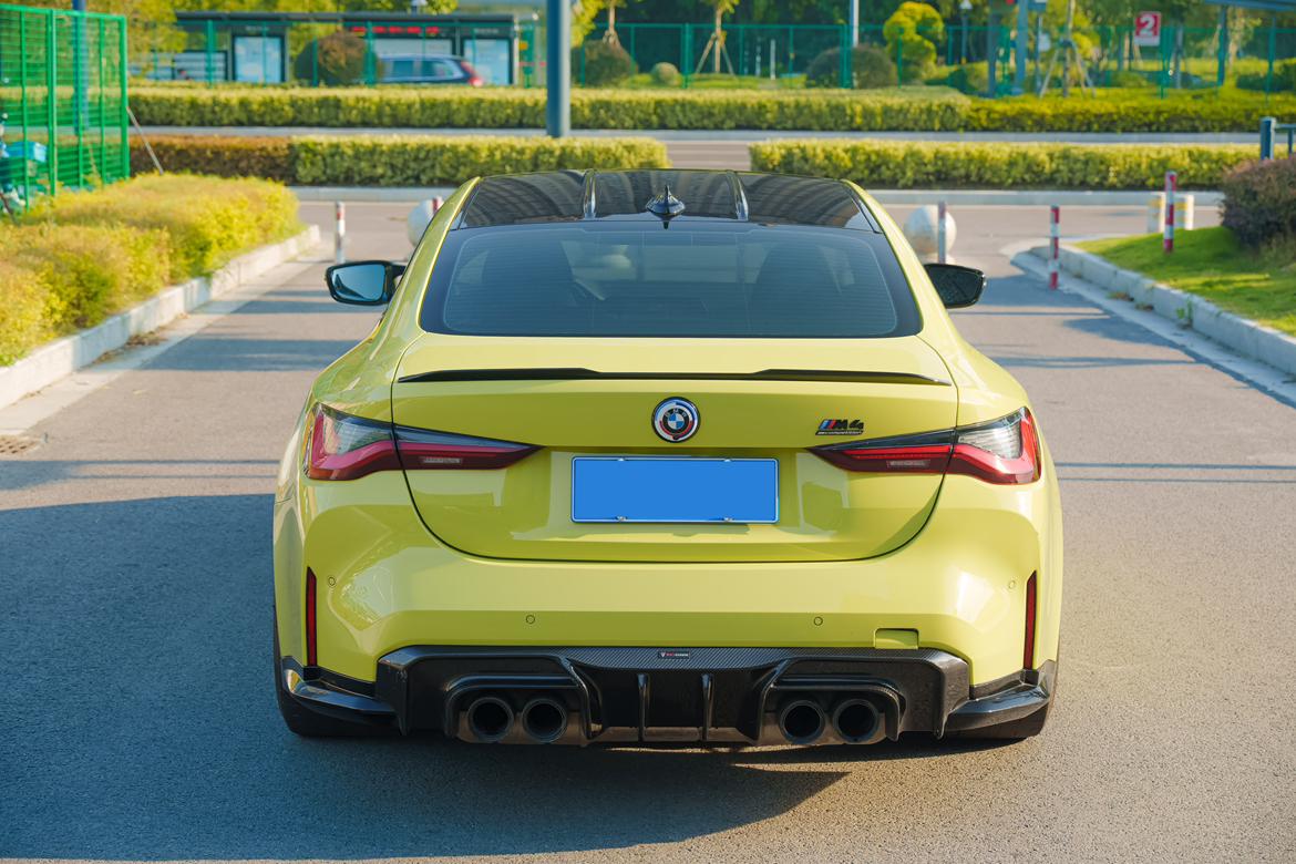 BMW M4 2022 thumb 3