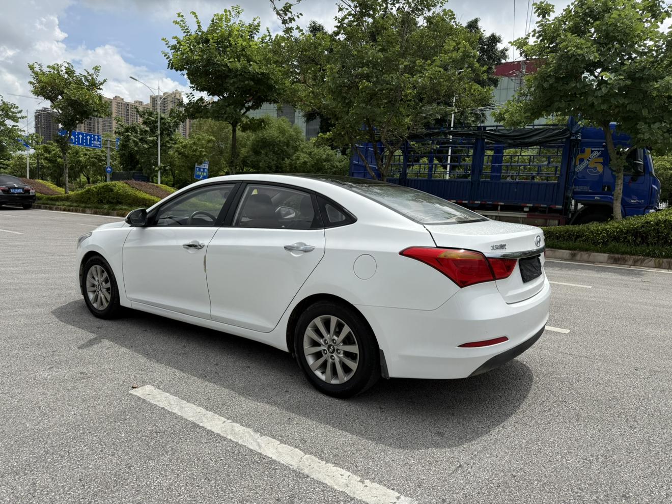 Hyundai Mistra 2014 thumb 11