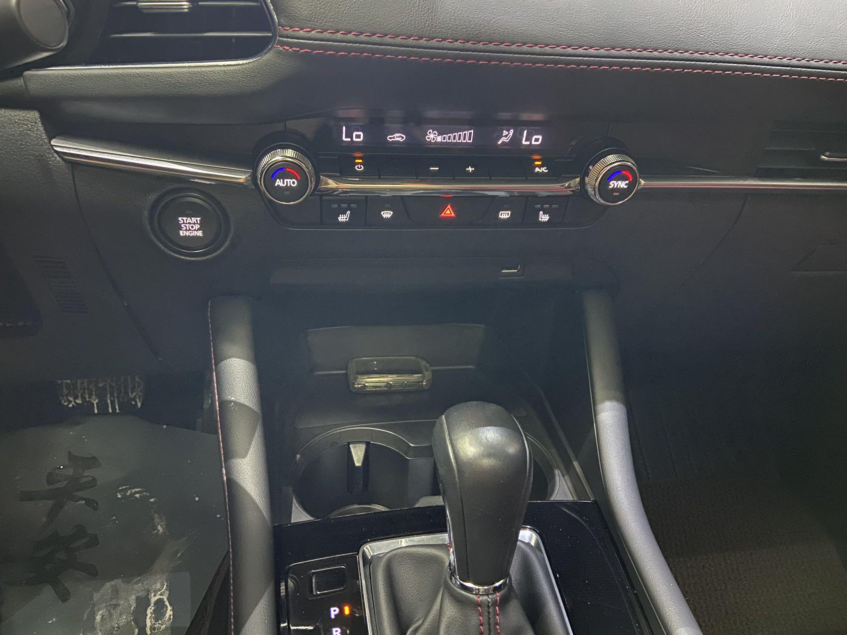 Mazda 3 2022 thumb 10