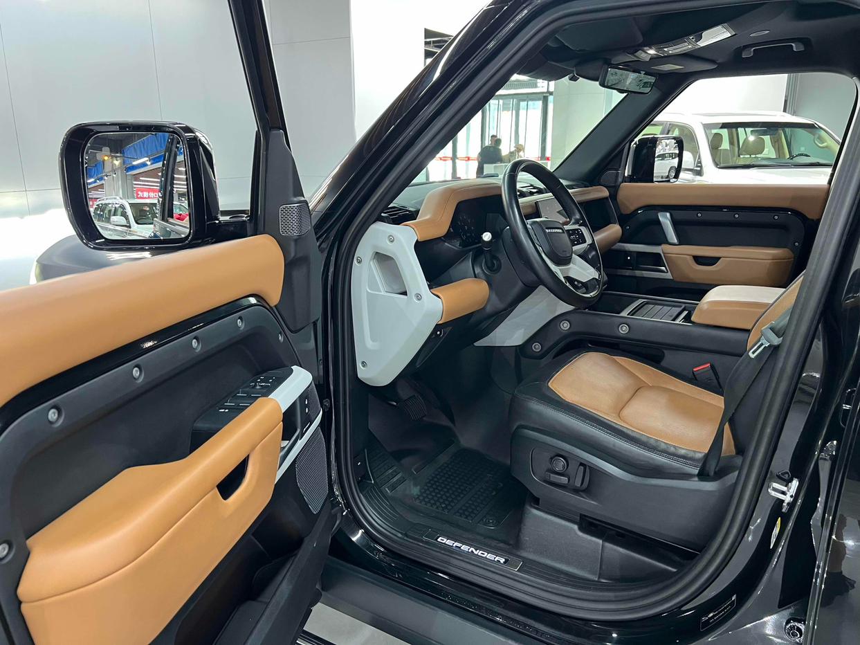Land Rover Defender 2023 thumb 7