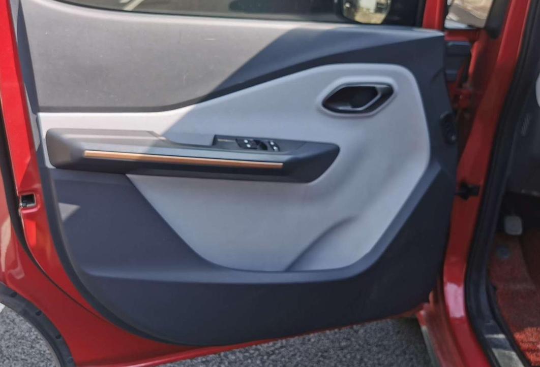 Baojun E200 2019 thumb 6