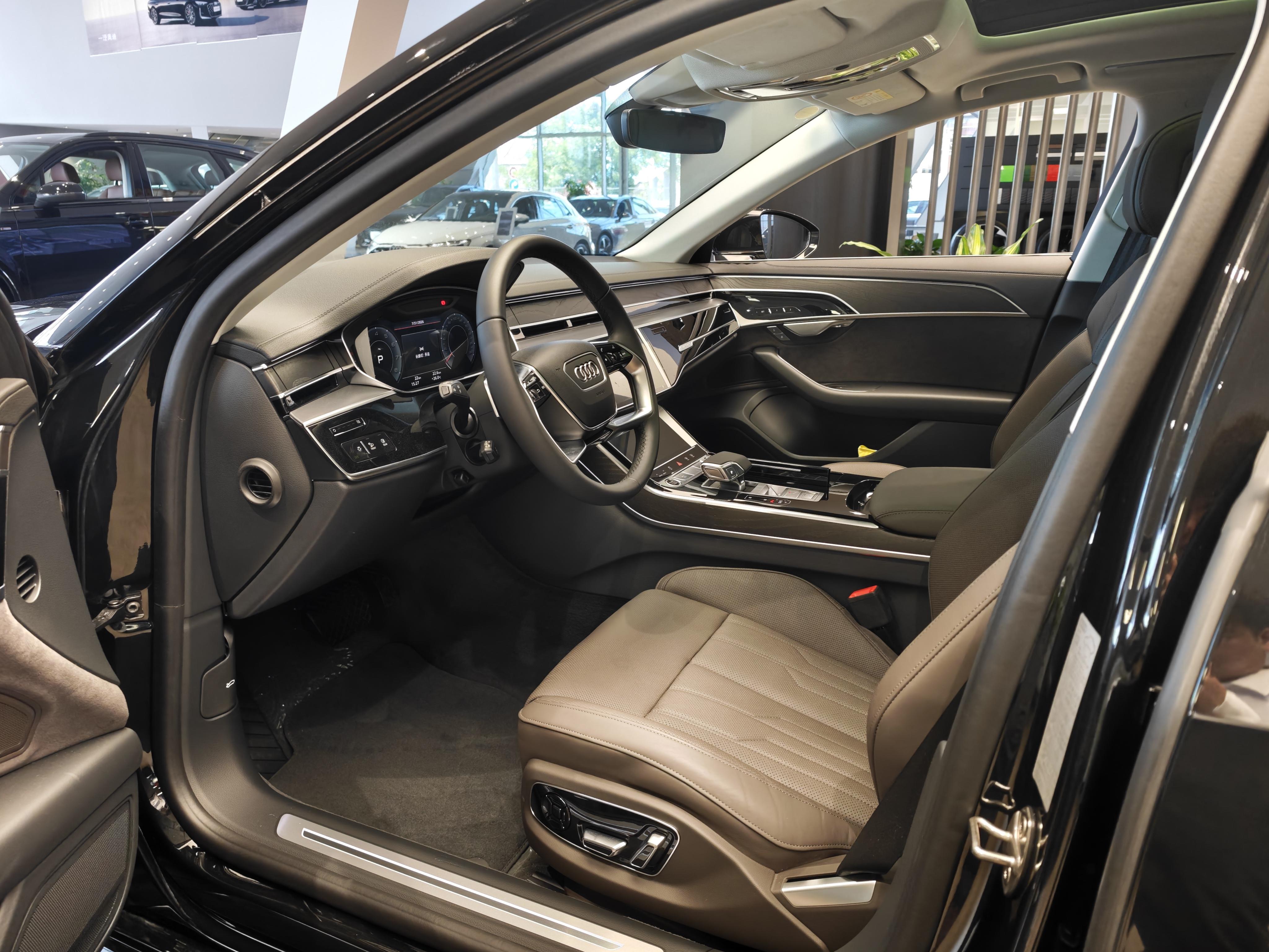 Audi A8 2025 thumb 6