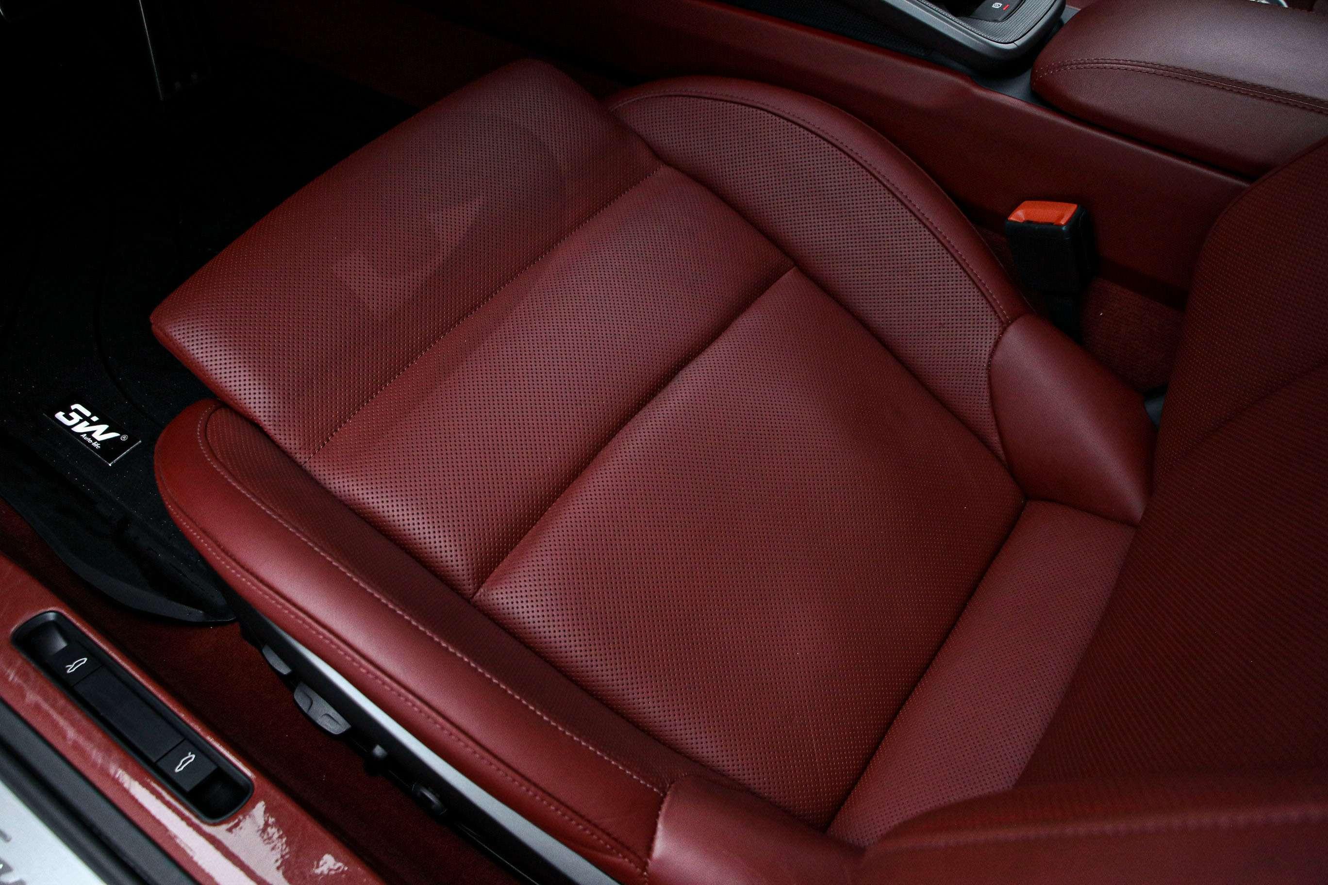 Porsche 911 2023 thumb 5