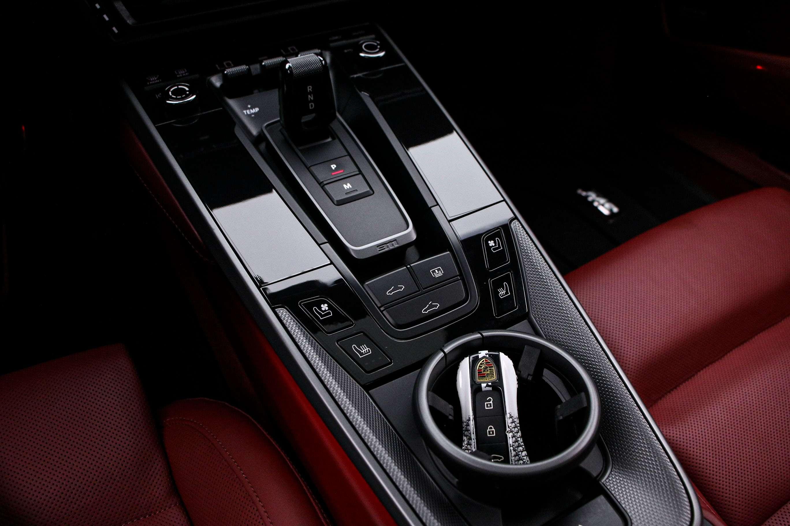 Porsche 911 2023 thumb 12