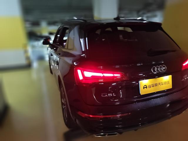 Audi Q5 2024 thumb 2