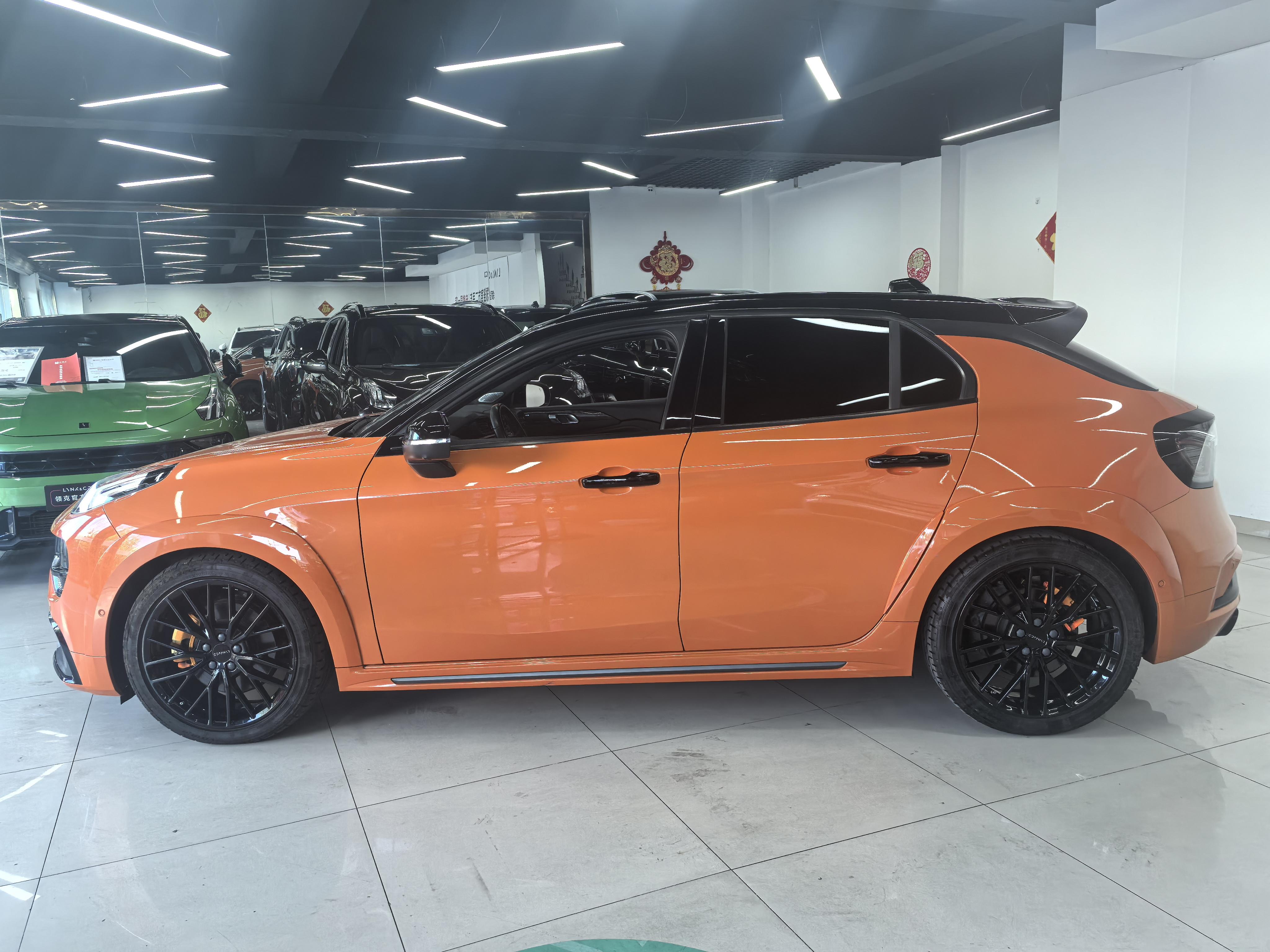 Lynk & Co 02 Hatchback 2021 thumb 2