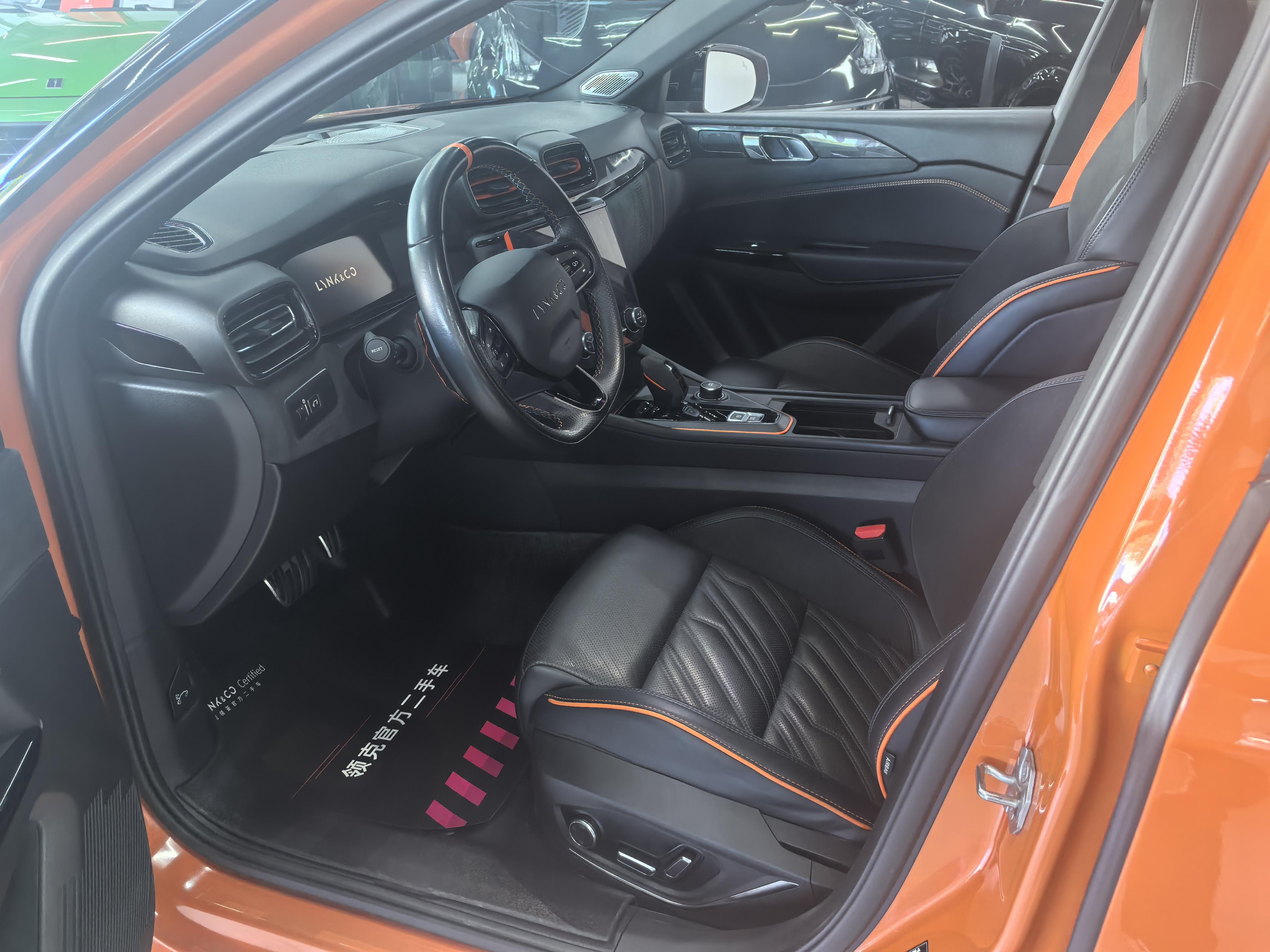 Lynk & Co 02 Hatchback 2021 thumb 12