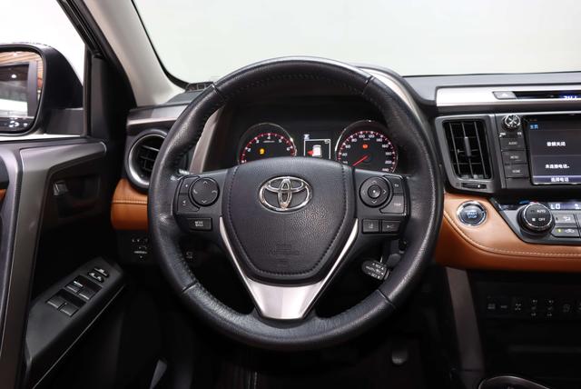 Toyota RAV4 2018 thumb 11