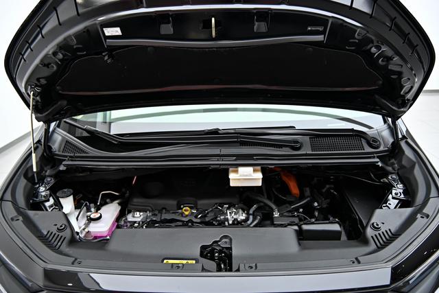 Toyota Vellfire 2023 thumb 8