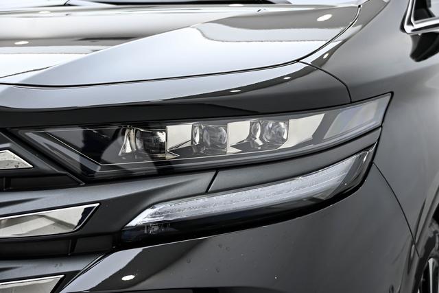 Toyota Vellfire 2023 thumb 10