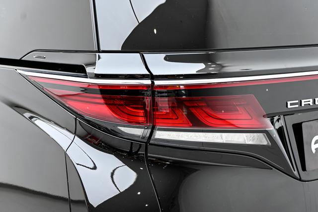 Toyota Vellfire 2023 thumb 11