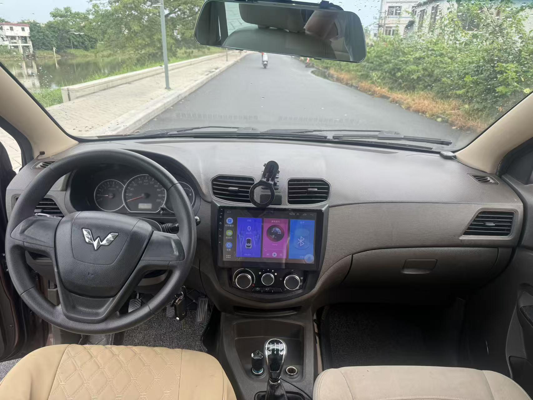 Wuling Hong Guang 2016 thumb 11