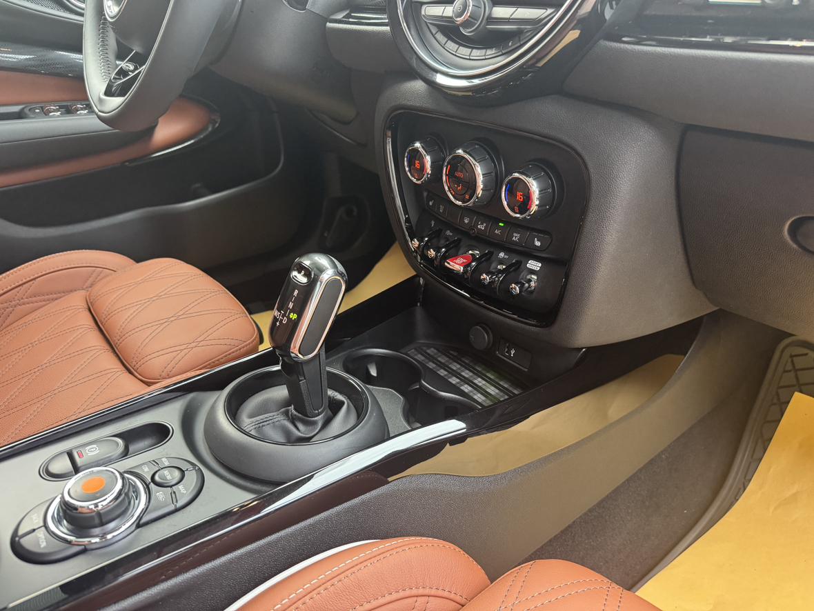Mini Clubman 2019 thumb 9