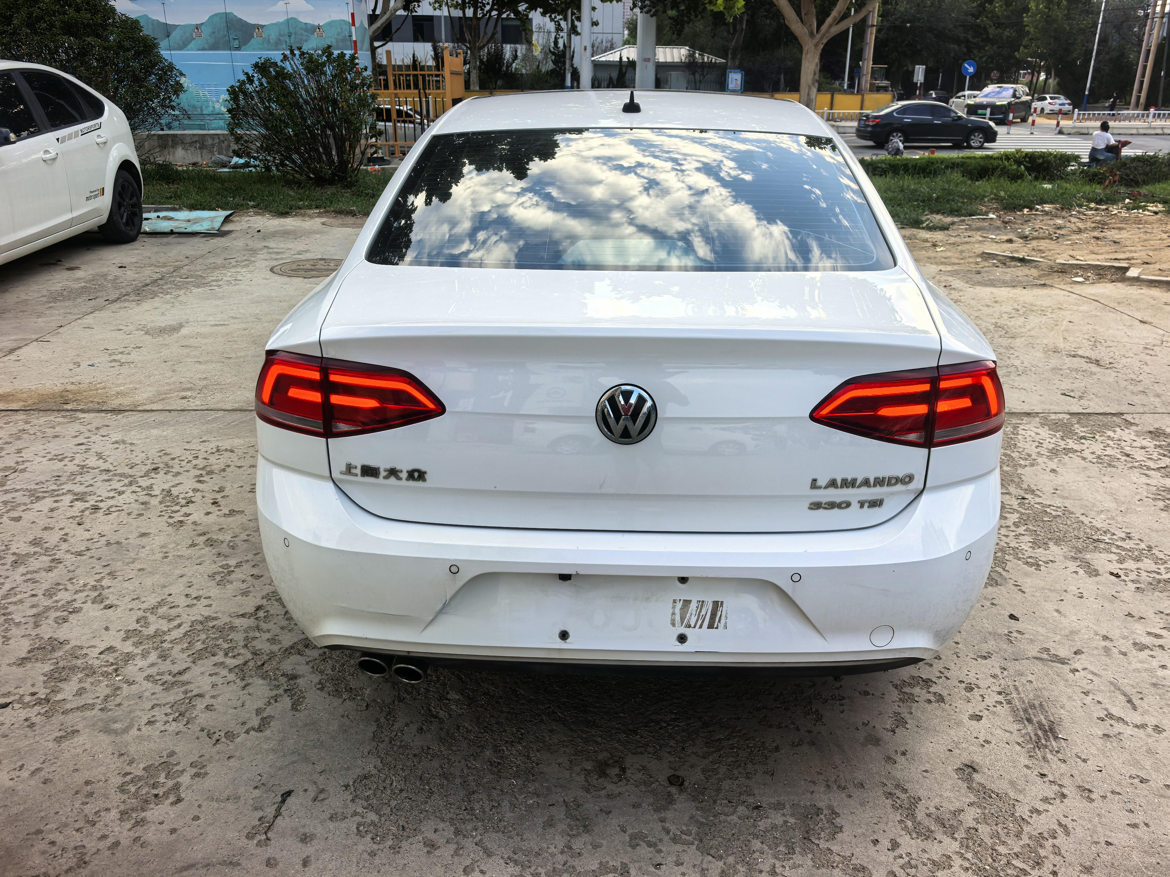 Volkswagen Lamando 2015 thumb 3