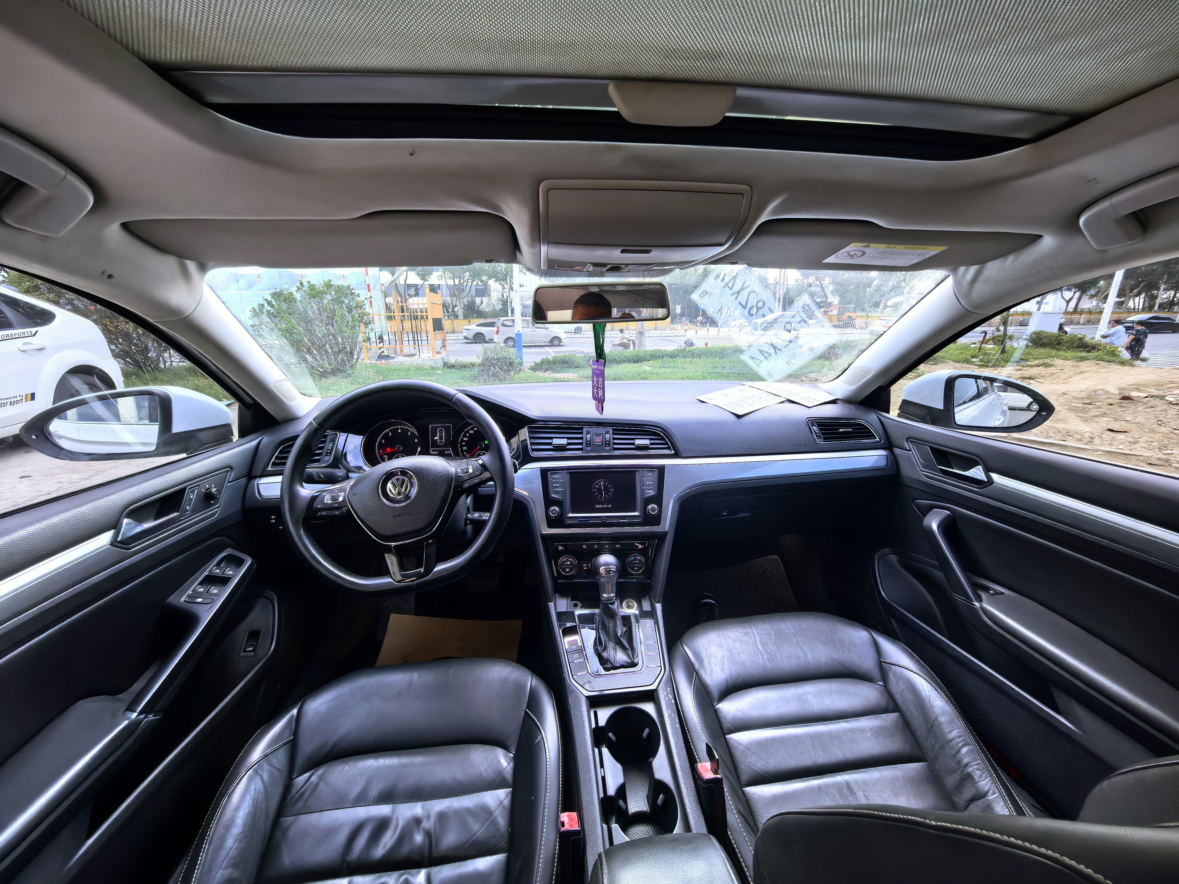 Volkswagen Lamando 2015 thumb 6