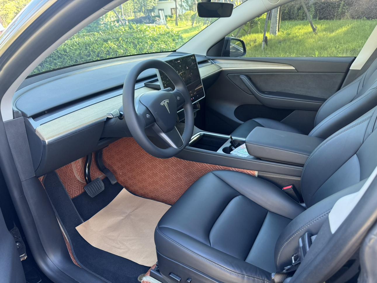 Tesla Model Y 2022 thumb 6