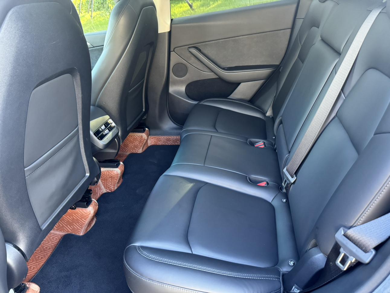 Tesla Model Y 2022 thumb 7