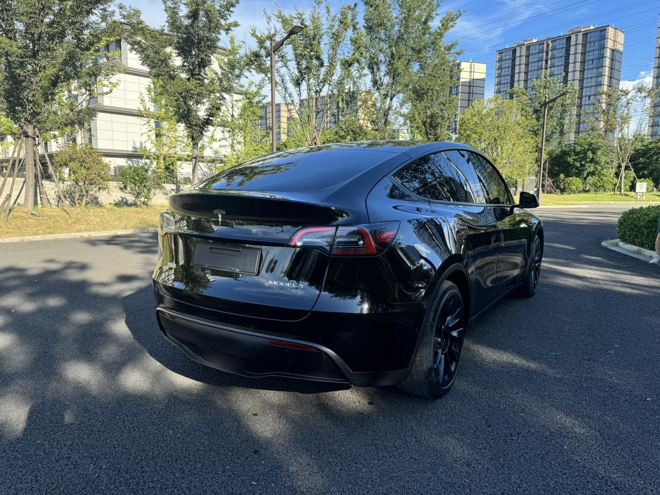 Tesla Model Y 2022 thumb 12