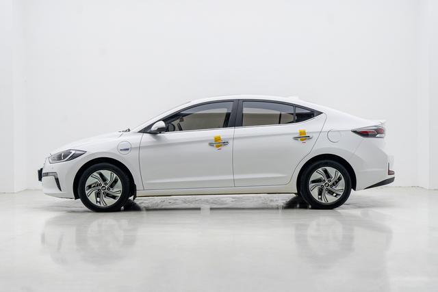Hyundai PHEV 2019 thumb 2