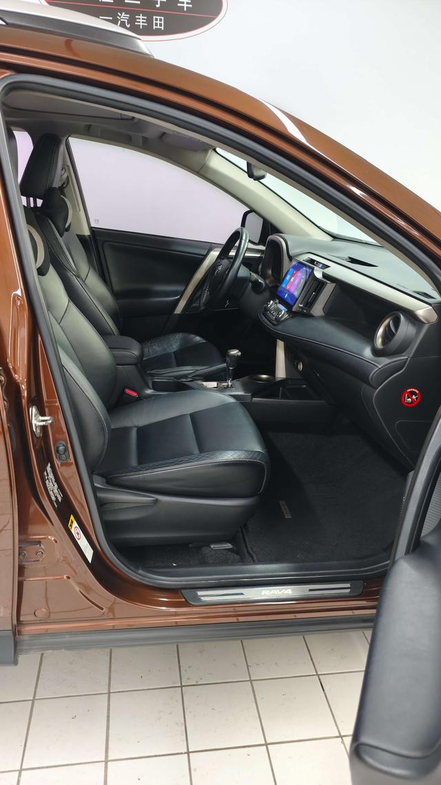 Toyota RAV4 2013 thumb 12
