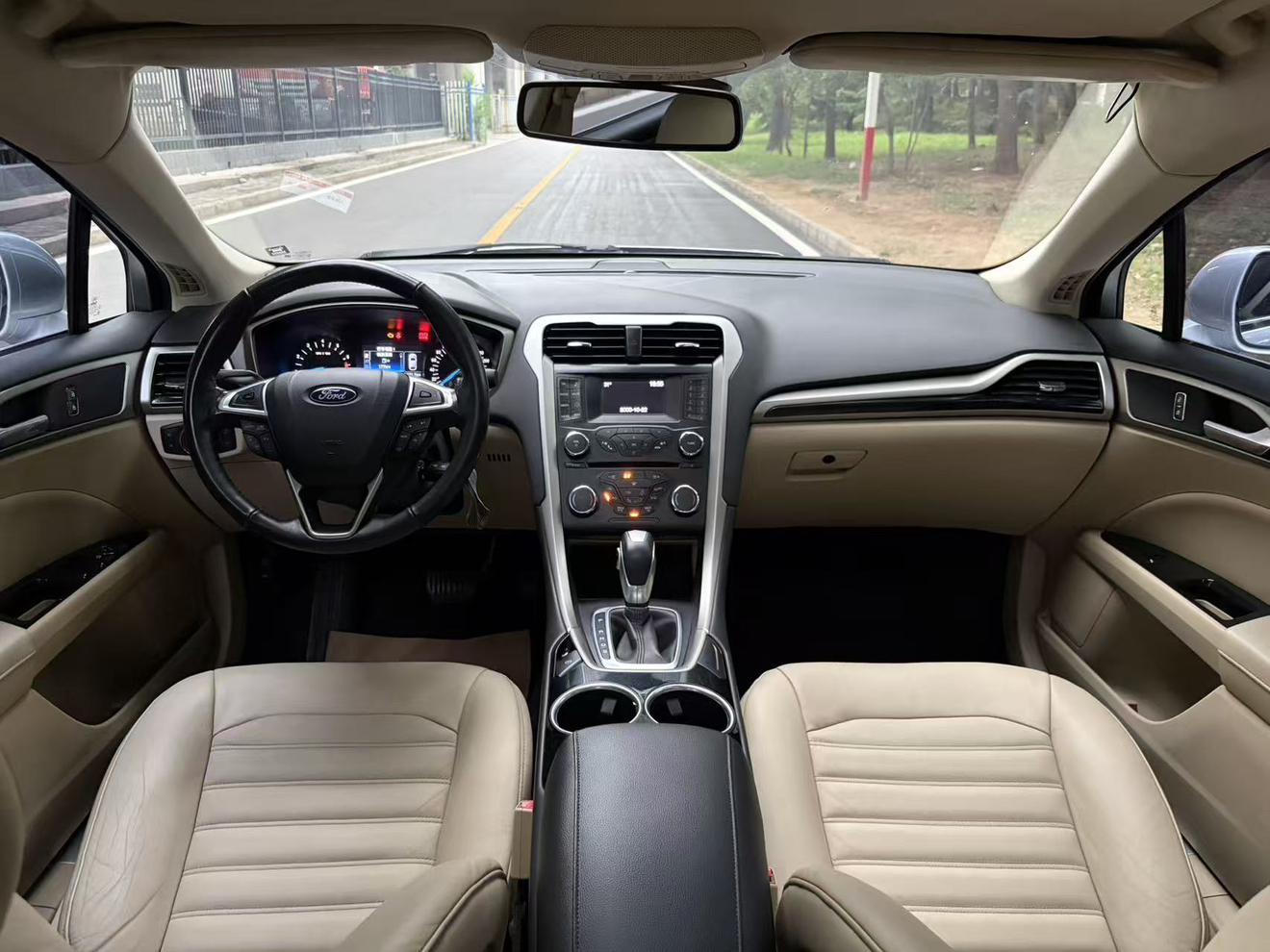 Ford Mondeo 2013 thumb 4
