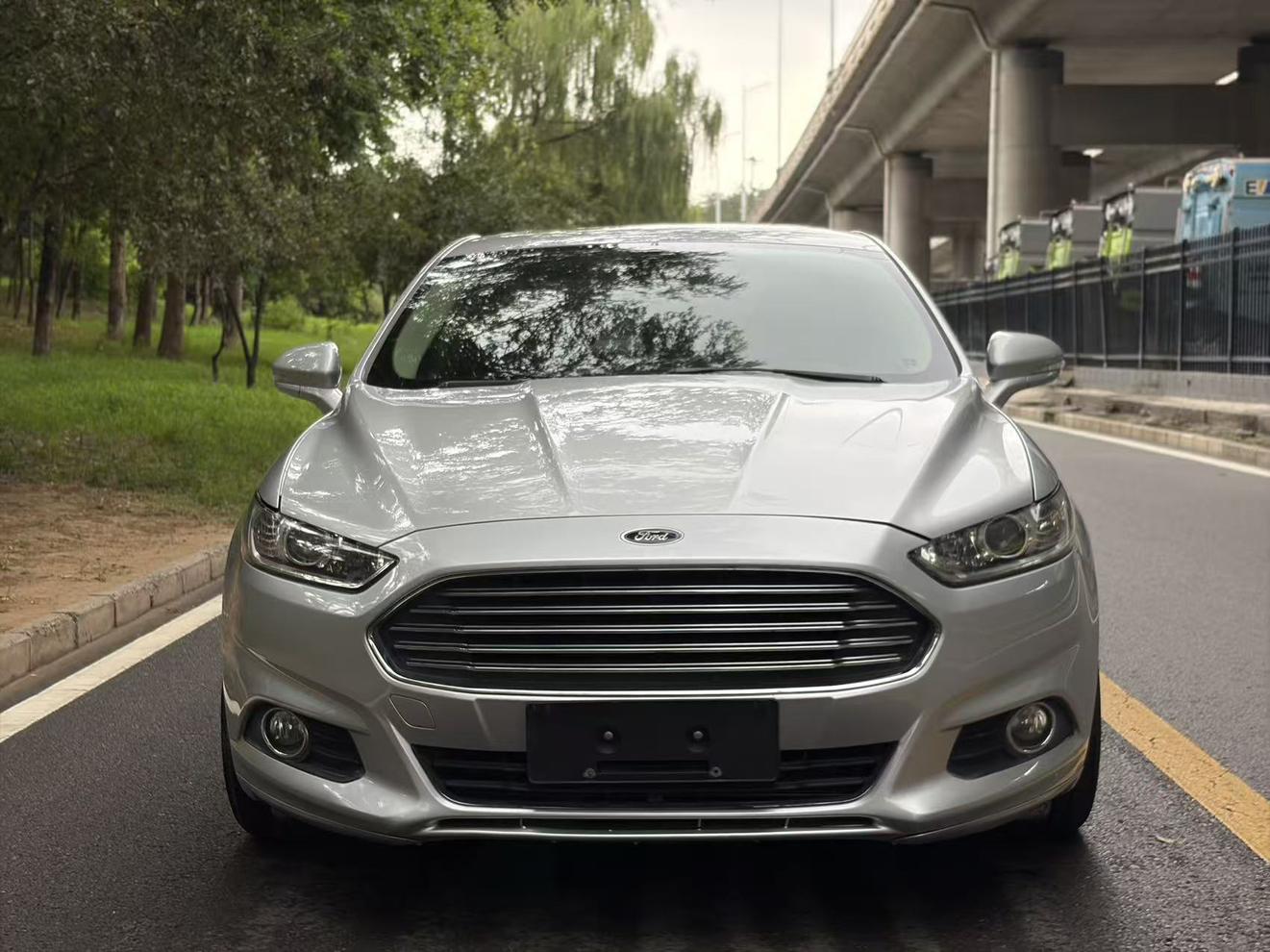 Ford Mondeo 2013 thumb 10