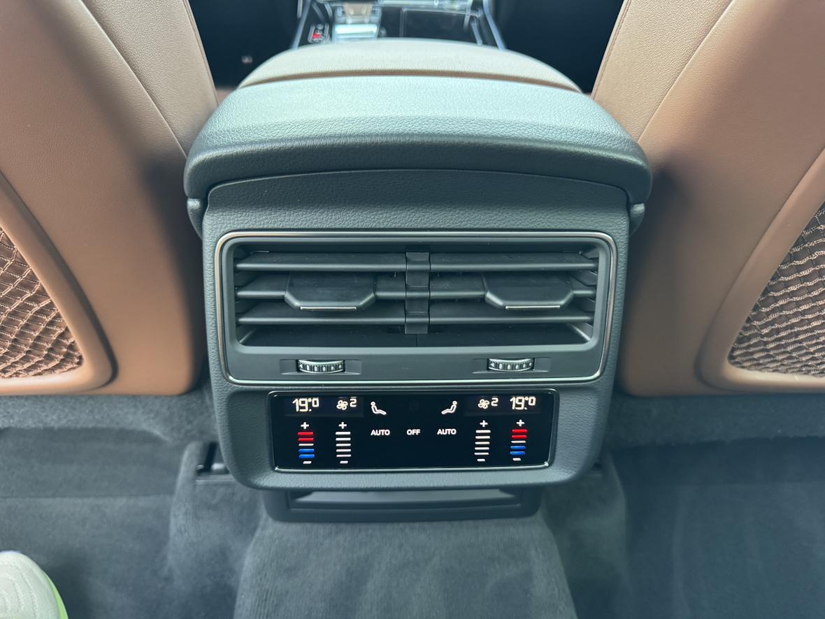 Audi Q7 2020 thumb 4