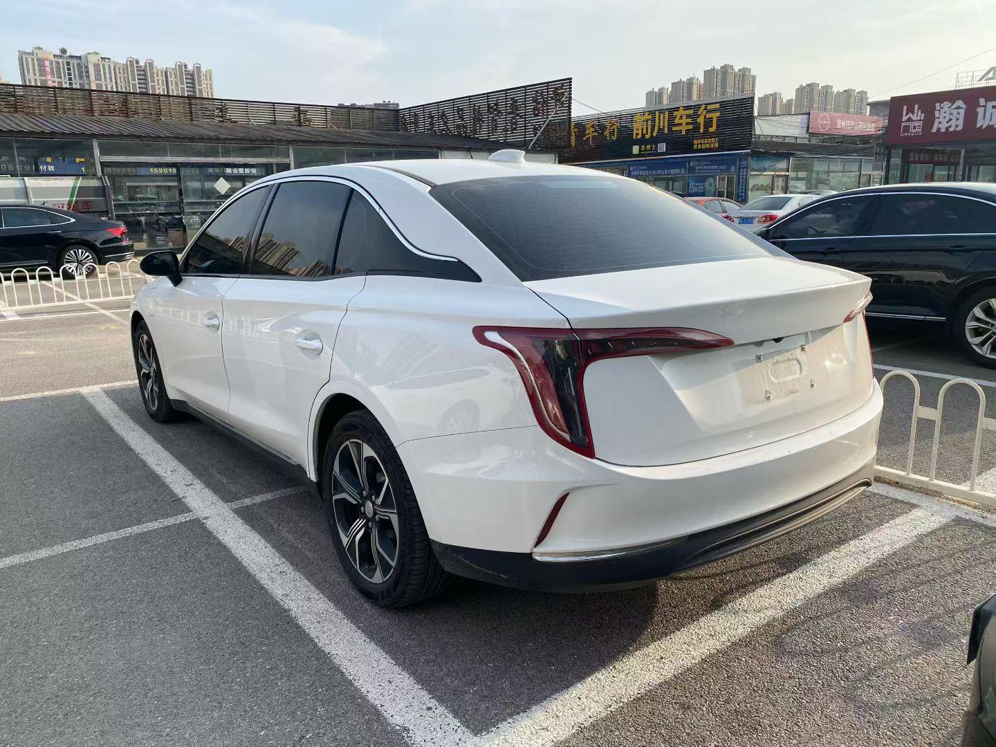 Hongqi E-QM5 2024 thumb 2