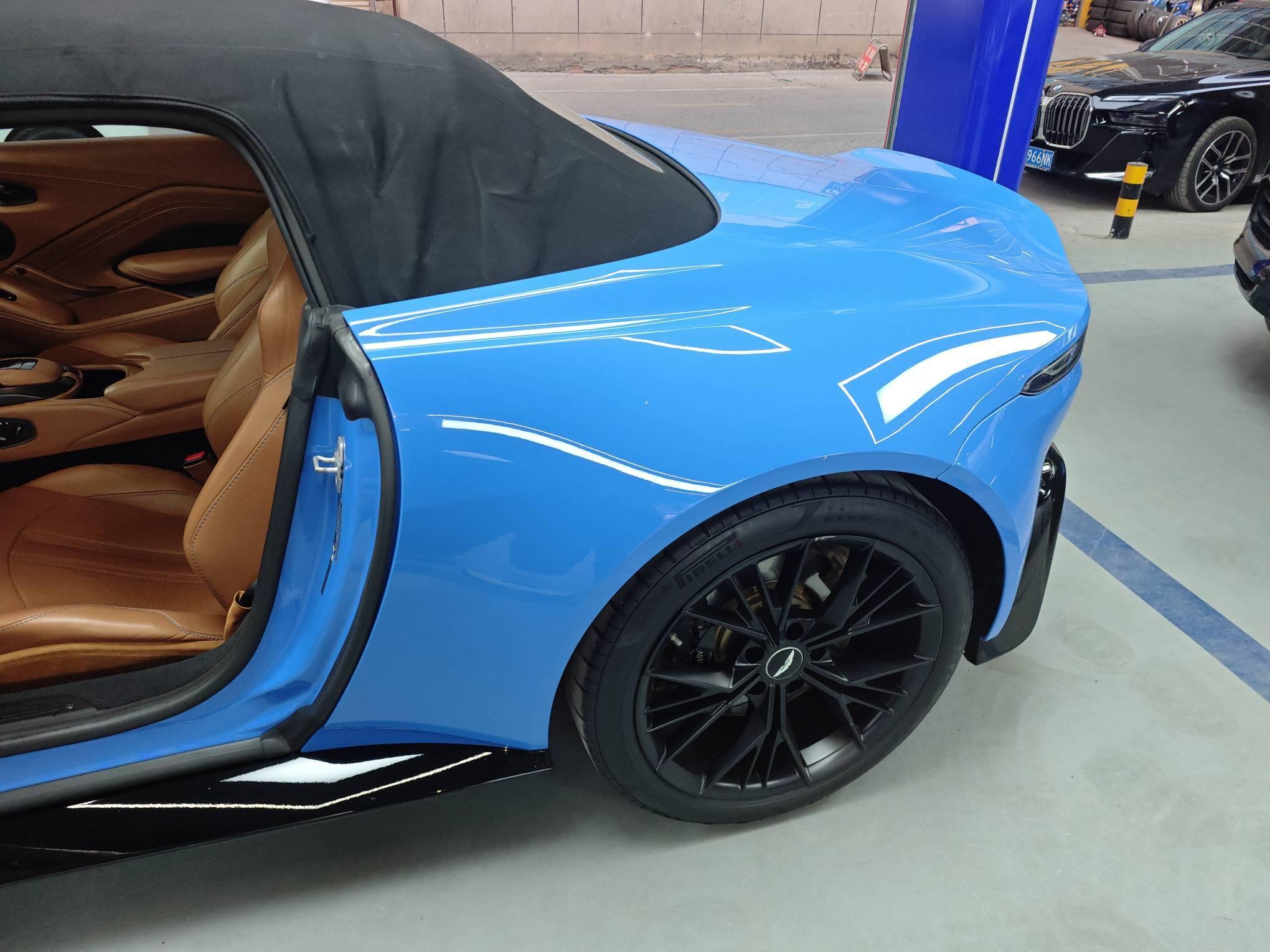 Aston Martin Vantage 4.0T V8 2020 thumb 4