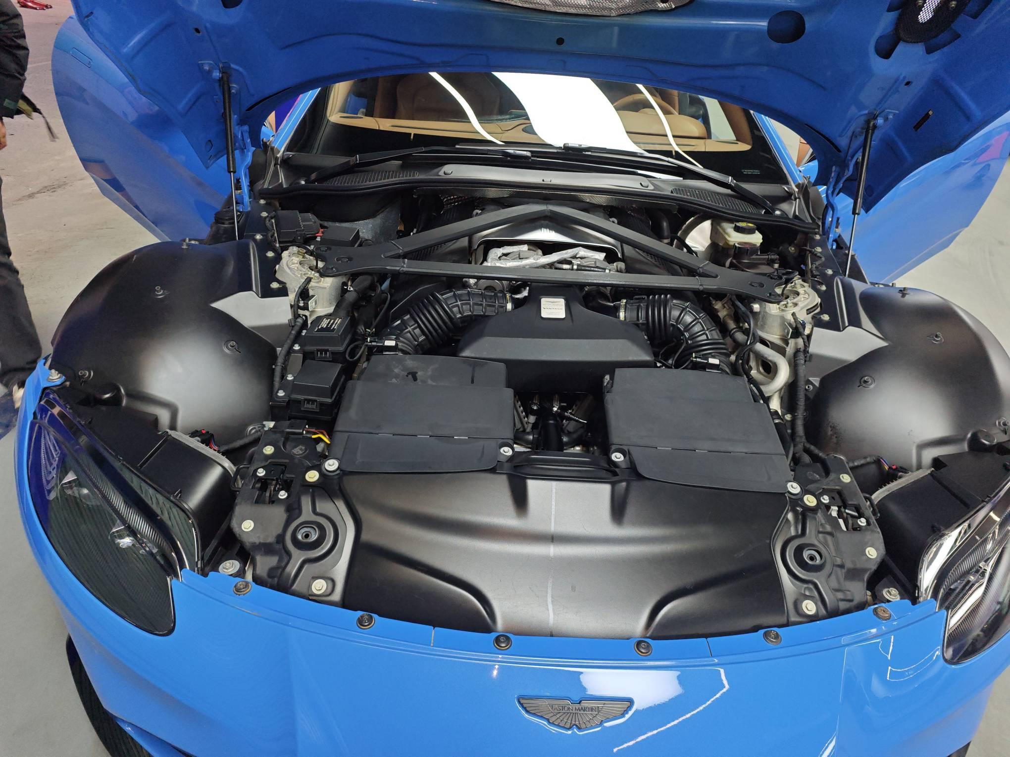 Aston Martin Vantage 4.0T V8 2020 thumb 12