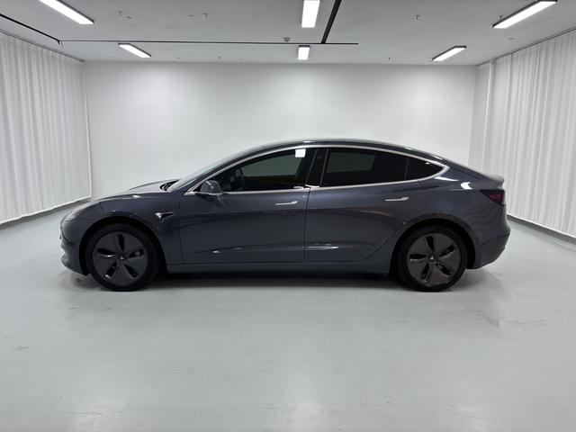 Tesla Model 3 2020 thumb 2