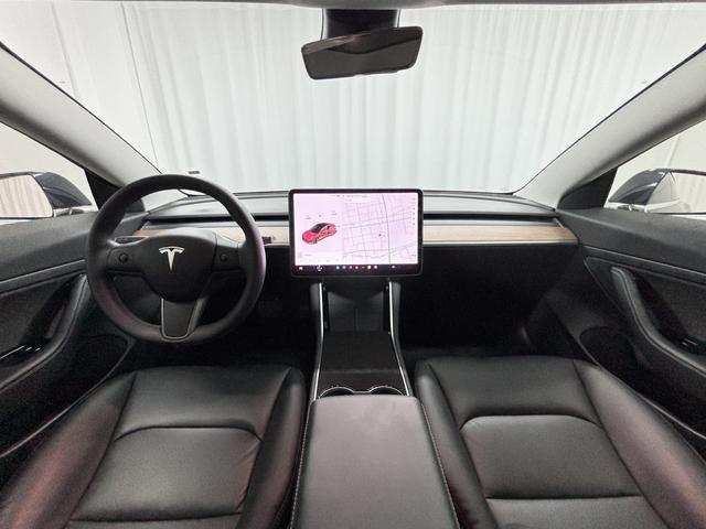 Tesla Model 3 2020 thumb 12