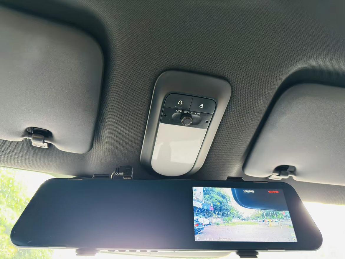 Baojun Yue Ye 2023 thumb 2