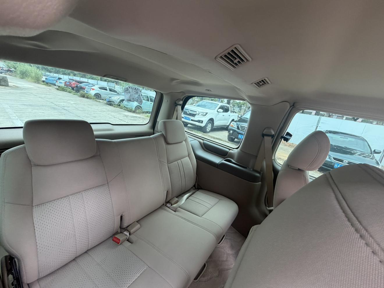 Buick GL8 2011 thumb 5