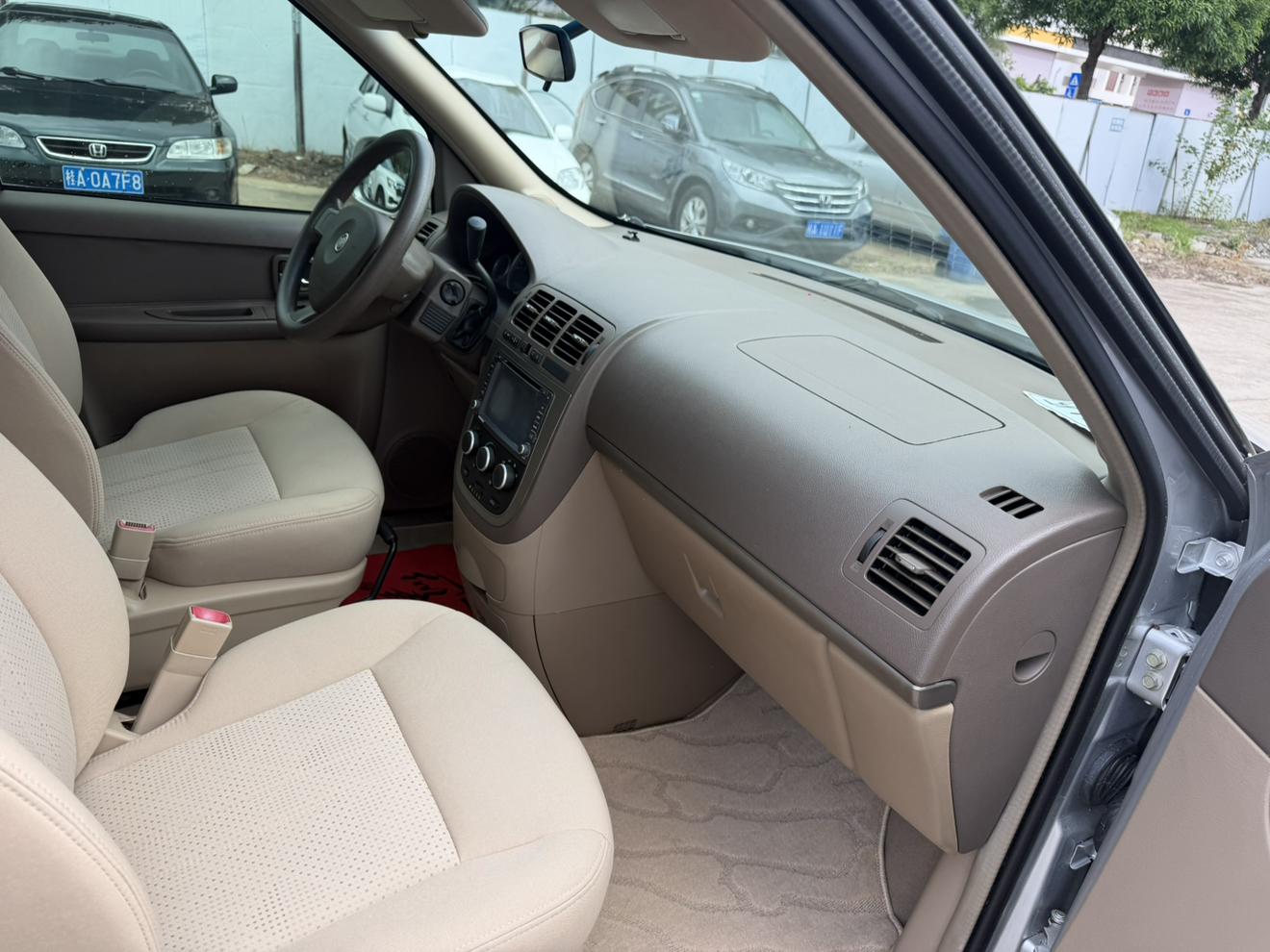 Buick GL8 2011 thumb 6