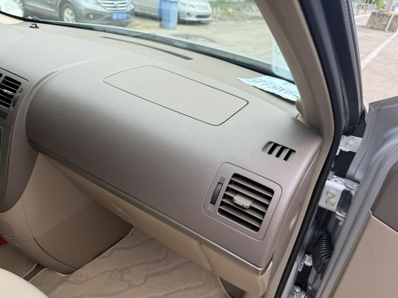 Buick GL8 2011 thumb 9