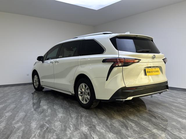 Toyota Granvia 2023 thumb 3