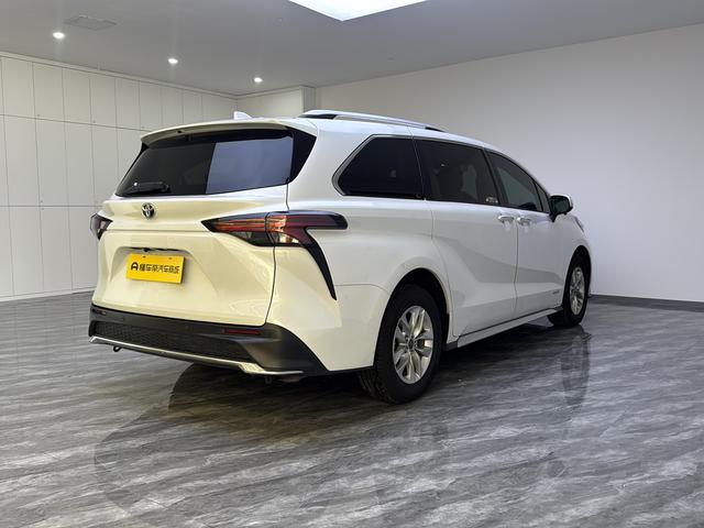 Toyota Granvia 2023 thumb 5
