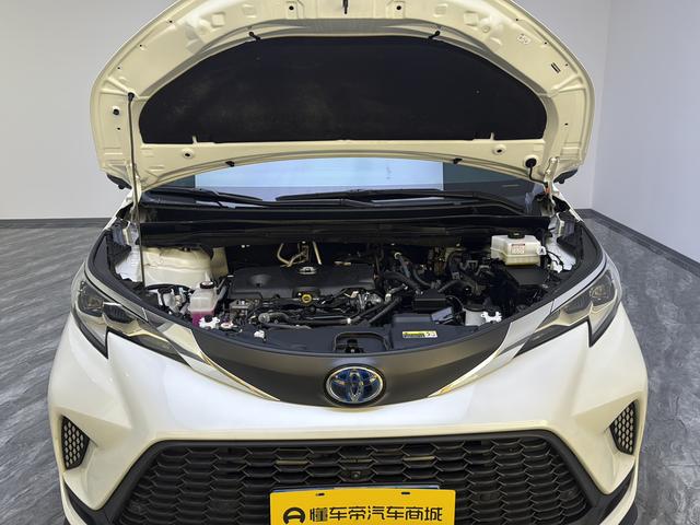 Toyota Granvia 2023 thumb 8
