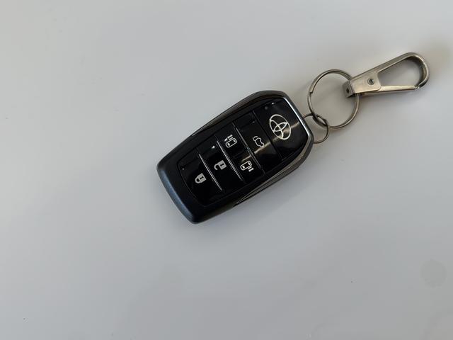 Toyota Granvia 2023 thumb 9