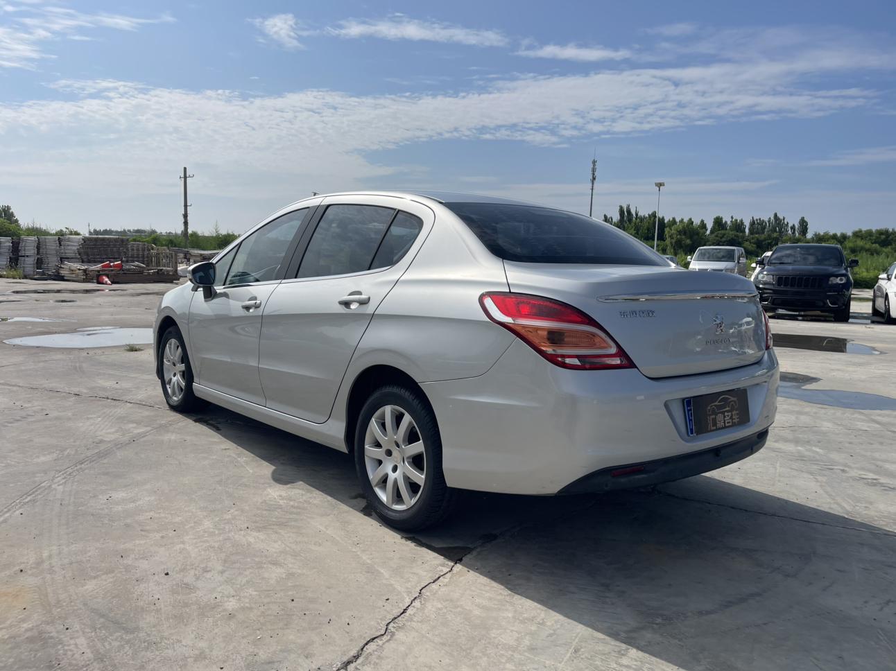 Peugeot 308 2013 thumb 3