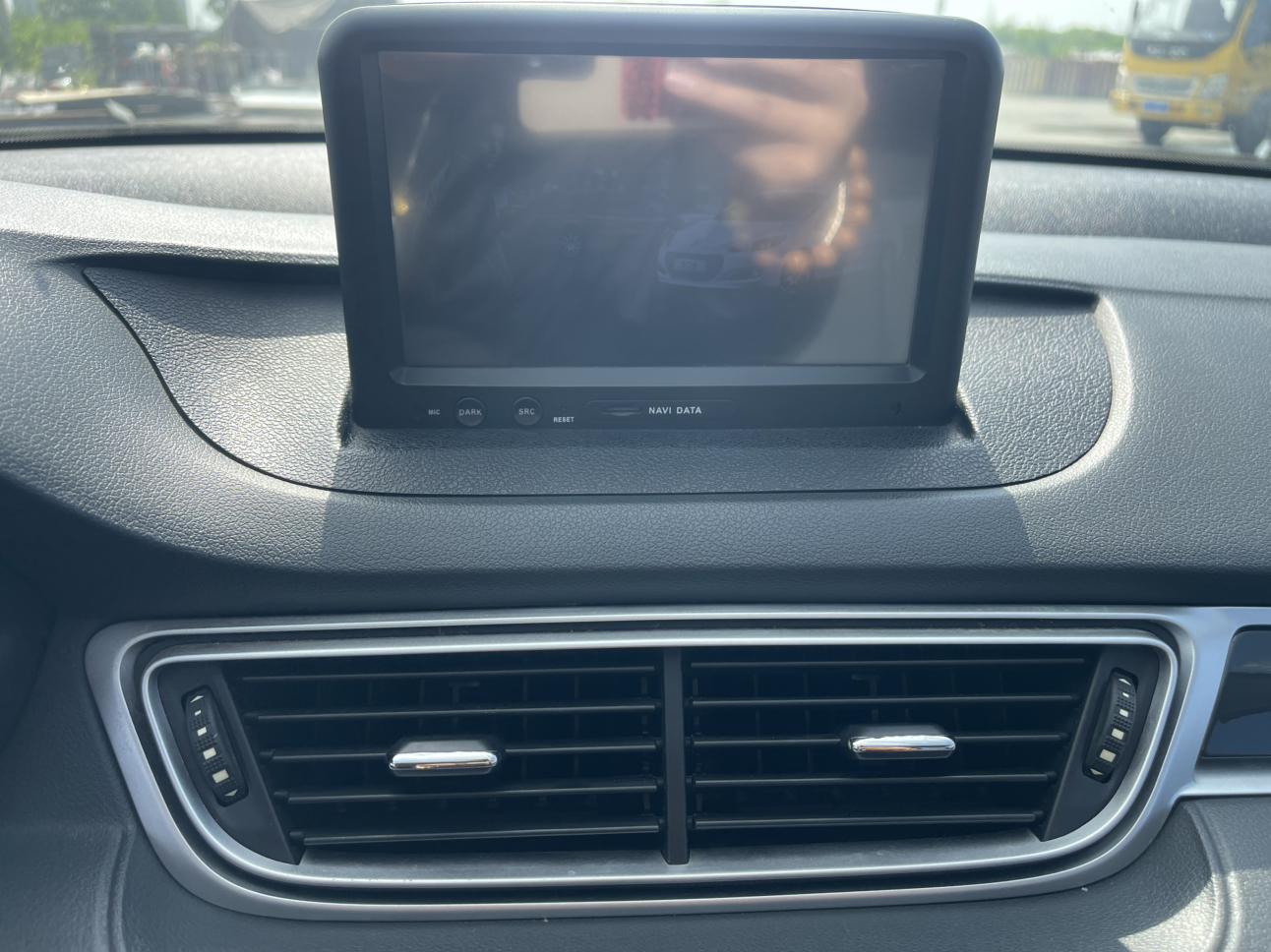 Peugeot 308 2013 thumb 10