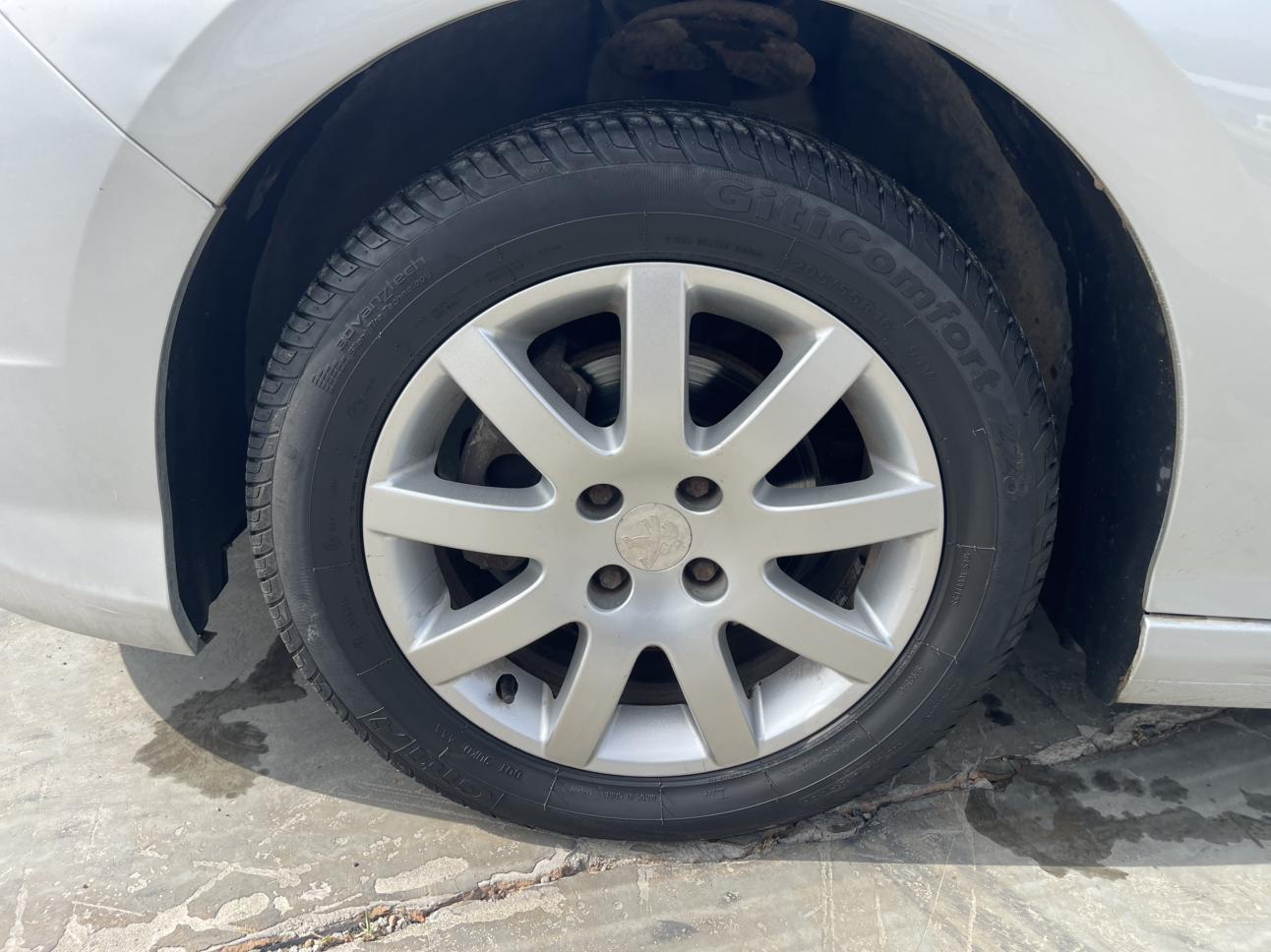 Peugeot 308 2013 thumb 11