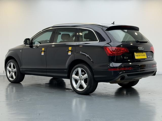 Audi Q7 2014 thumb 3