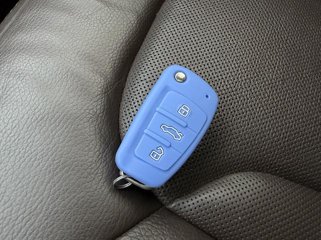 Audi Q7 2014 thumb 9