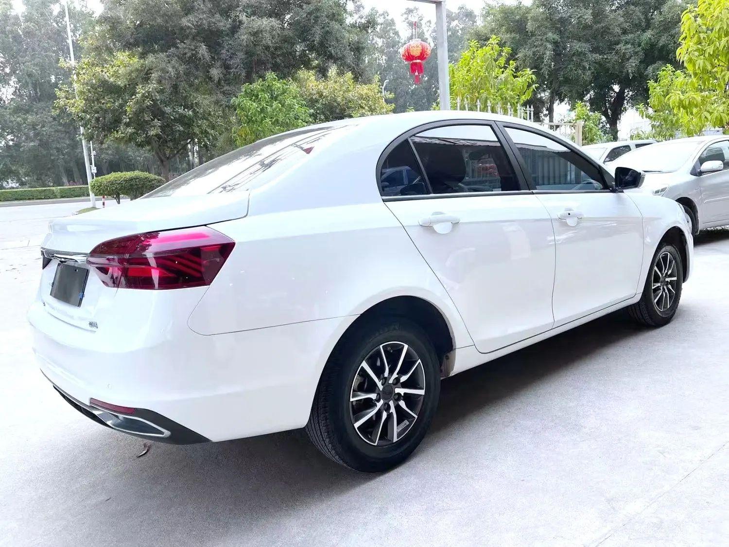 Geely Emgrand 2019 thumb 4