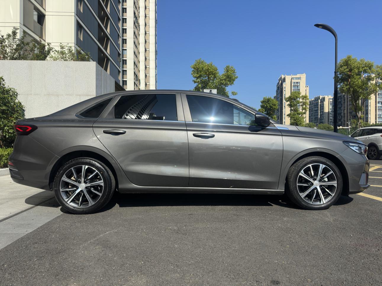 Geely Emgrand 2023 thumb 6